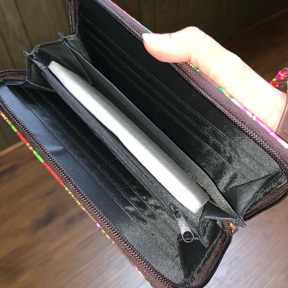 NEW Flowers💐🌺🌸 Long Zipper Wallet - Picture 8 of 9